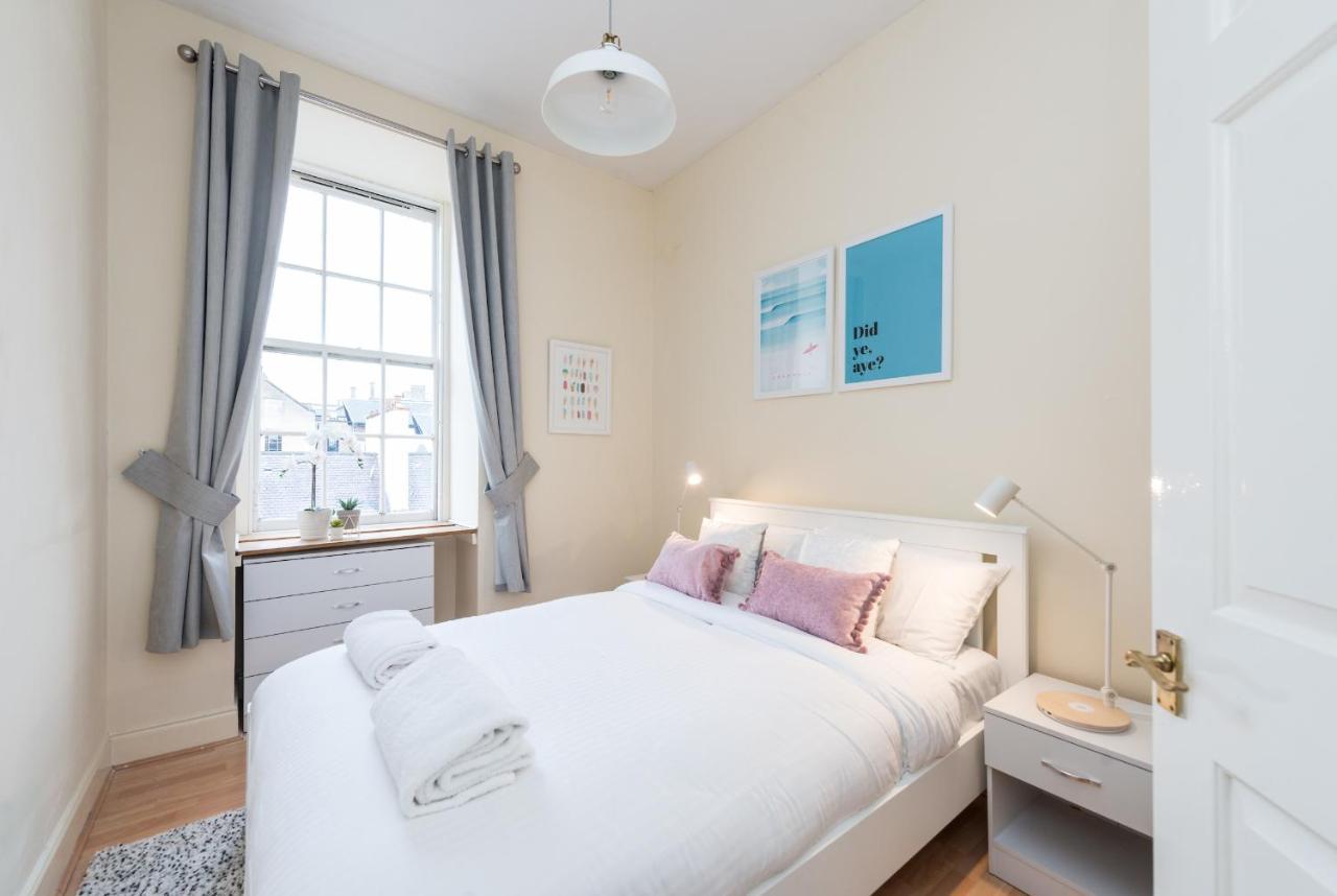 Bright And Modern 2 Bed Apartment Edinburgh Exterior photo