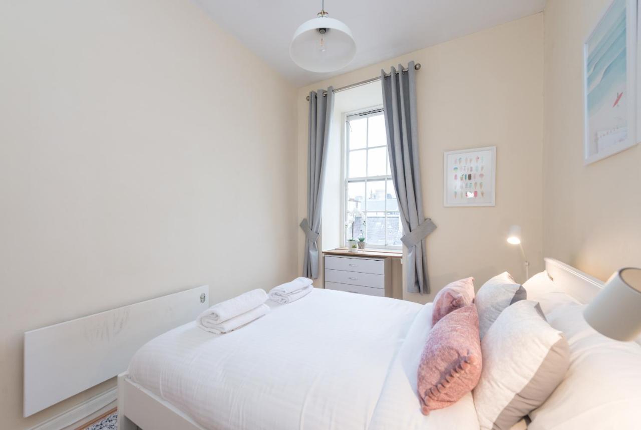 Bright And Modern 2 Bed Apartment Edinburgh Exterior photo