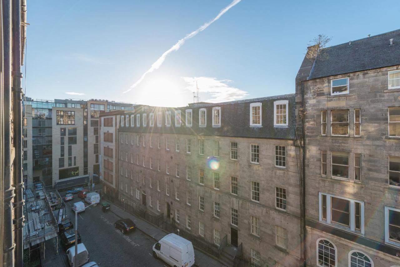 Bright And Modern 2 Bed Apartment Edinburgh Exterior photo