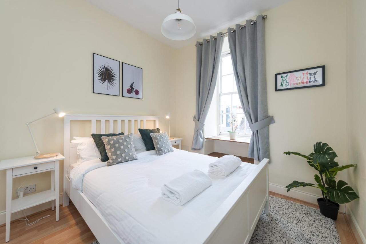 Bright And Modern 2 Bed Apartment Edinburgh Exterior photo
